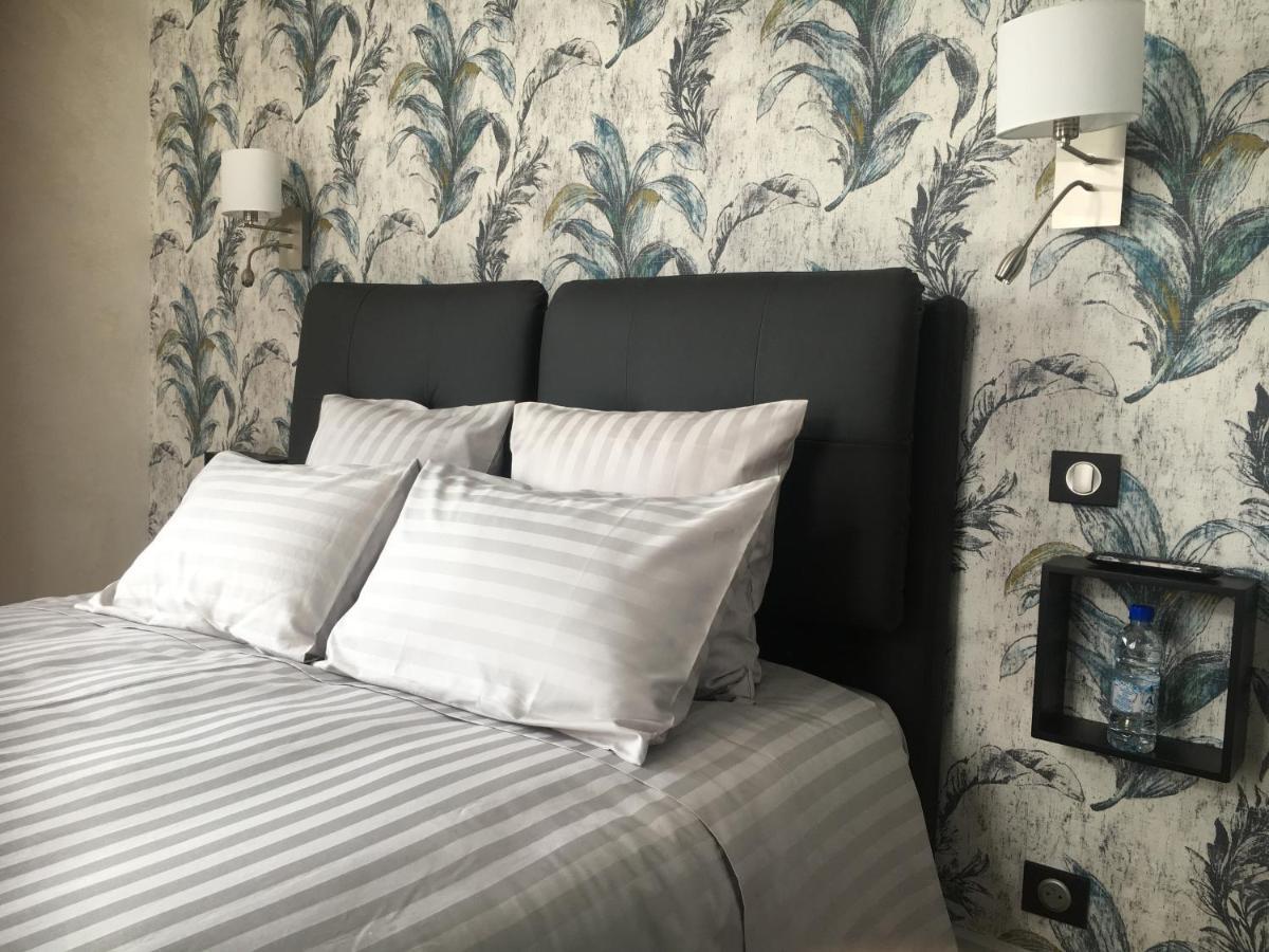 Les Roches Bleues Bed & Breakfast Юзерш Екстериор снимка