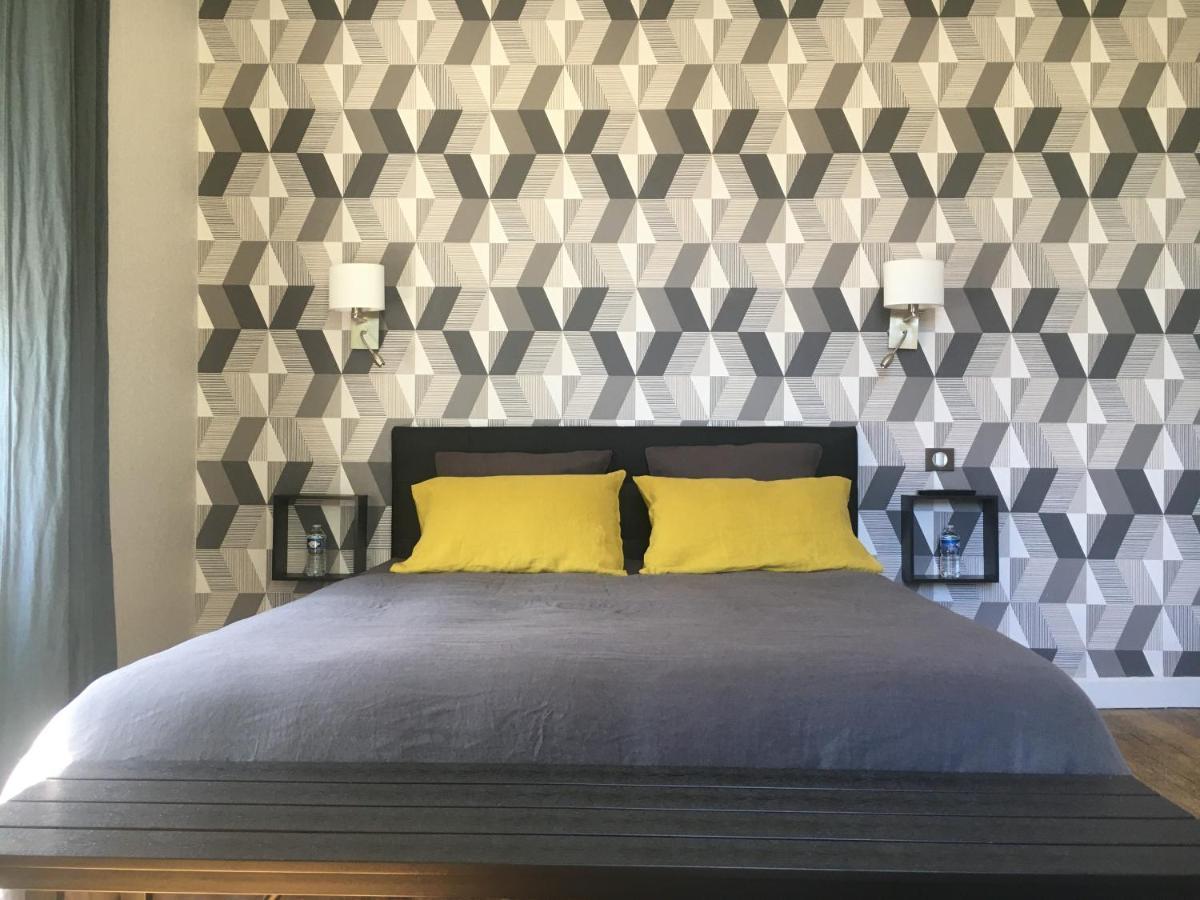 Les Roches Bleues Bed & Breakfast Юзерш Екстериор снимка