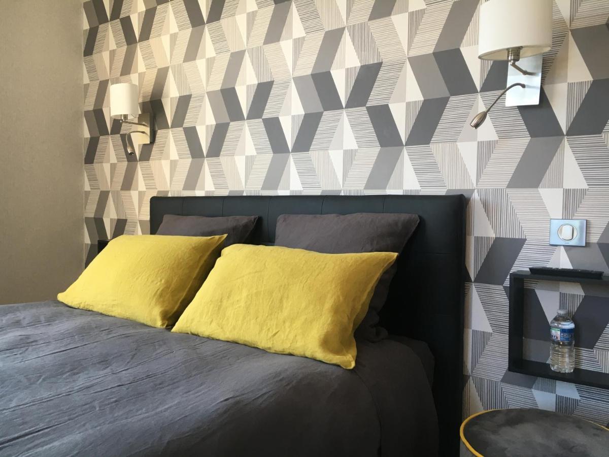 Les Roches Bleues Bed & Breakfast Юзерш Екстериор снимка